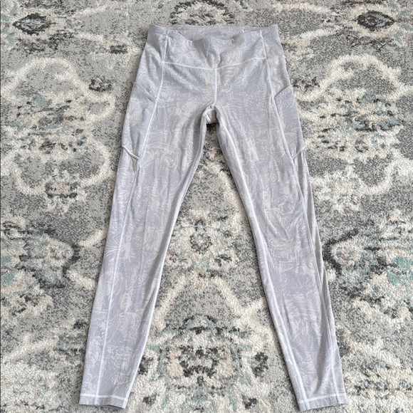 Lululemon Speed Up Tight *Full-On Luxtreme 28" - Picture 1 of 9